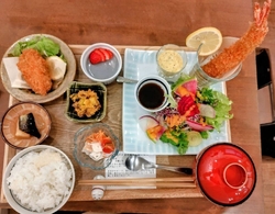 ランチで行きま...