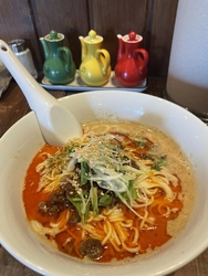 私、担々麺白胡...