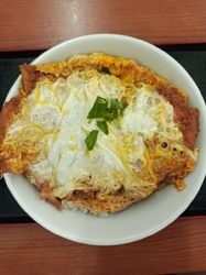 夕飯を食べに行...