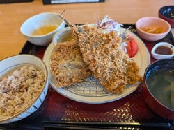 暑い⋯⋯あちこ...