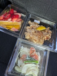 お弁当を購入し...