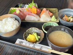 お刺身定食、チ...