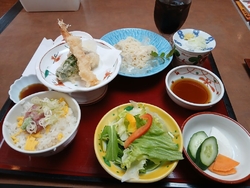 今日は、火曜日...