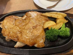 3人でランチ訪...