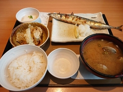 初めて食べに来...