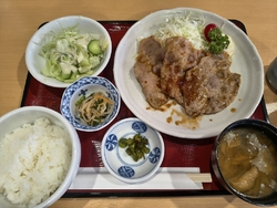 お昼を食べにあ...