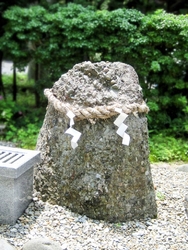 君が代斉唱ゥ♪...