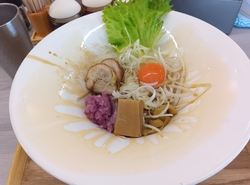 限定のまぜ麺と...