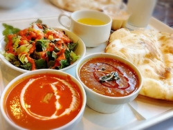ナンでカレーが...