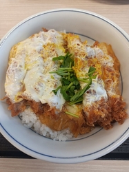 夕飯に丼ものが...