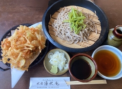 平日12時前、...