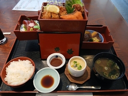 今日は、金曜日...