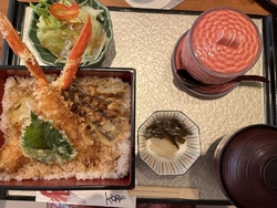 予約してランチ...