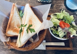 美味しいものを...