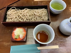 平日の昼どきに...