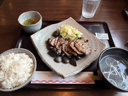牛タンを食べに...