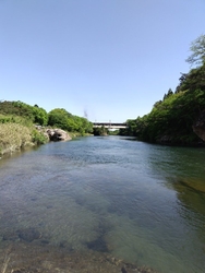 鬼怒川本流に釣...