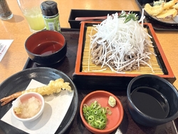 用事があり、友...
