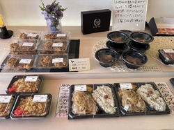 夕食のお供を求...