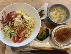 綺麗な店内。素...