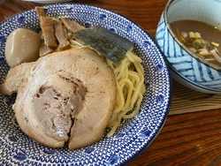 まる得つけ麺、...