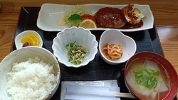 窓際でお座敷に...