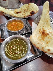 ナンを食べに、...