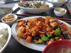 何を食べても美...