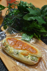 お昼ご飯を買い...
