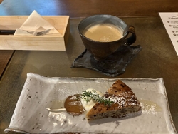 ランチどきを避...