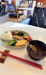 休日なのに早起...