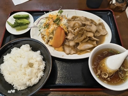 天華さんでお昼...