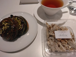 お茶をしに伺っ...