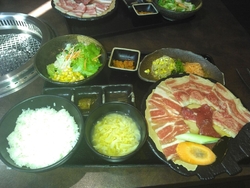 牛愛焼肉定食(...