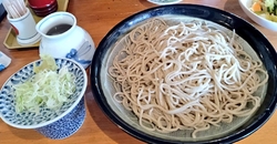 一里茶屋のおす...