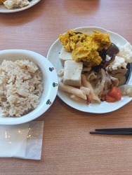 お昼に行ってき...