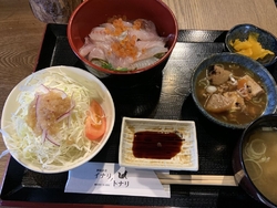 平日の昼どきに...