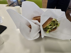 モスバーガー、...