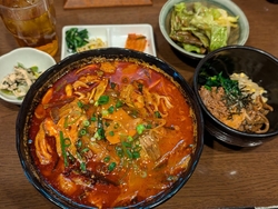 お店の前を通り...