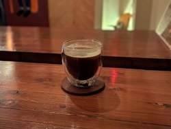 照明を少し落と...