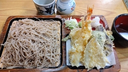 平日14時前訪...