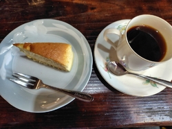 友人とお茶をし...