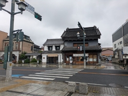 とても重厚な二...