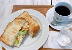 朝食をいただき...