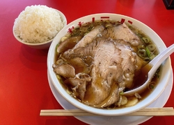 朝ラーで伺いま...