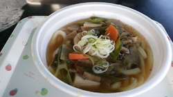 前日の暖かさは...