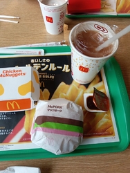 バーガーにサイ...