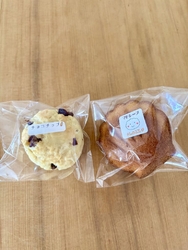 同僚に、スコー...