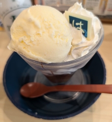 夕食に家族で食...