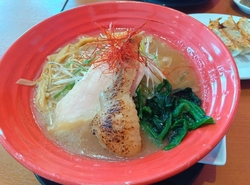 鶏白湯ラーメン...